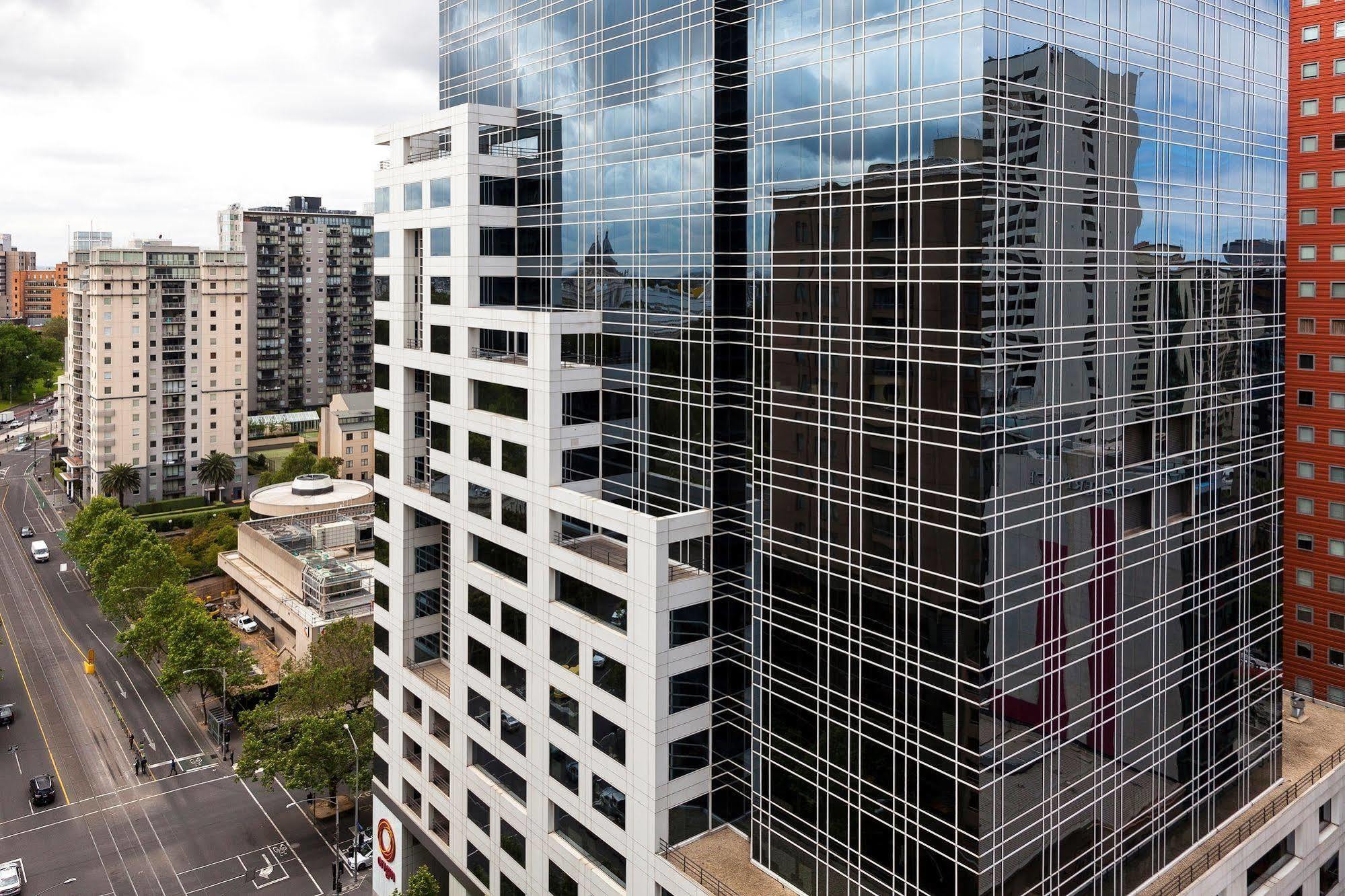 Akom Melbourne Aparthotel Exterior photo